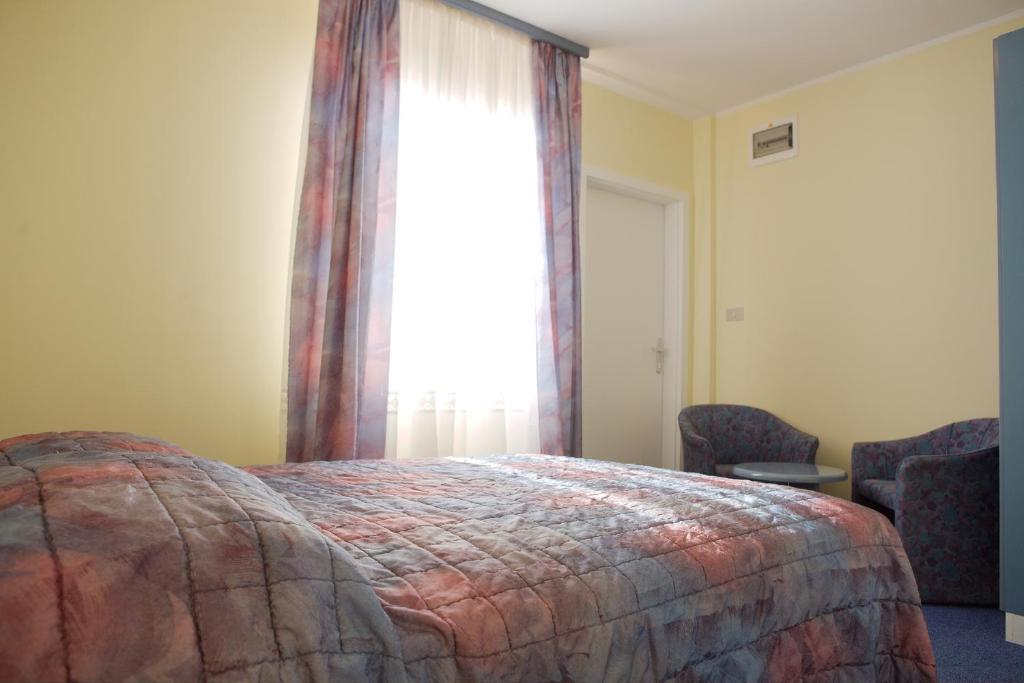 Garni Hotel Siesta Nova Gorica Oda fotoğraf
